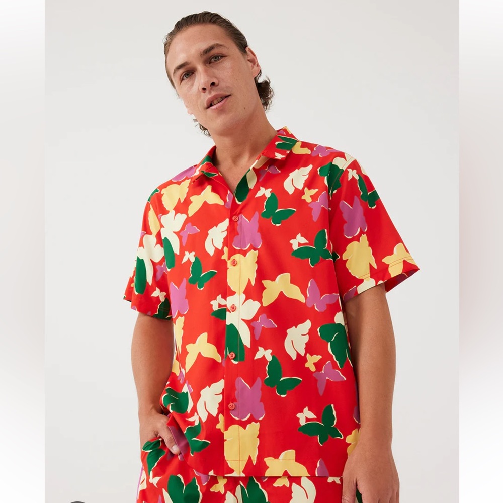 Outdoor Voices Size M Recreation Shortsleeve Buttondown Butterfly Shirt